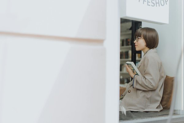 Décorez avec élégance: tableau abstrait noir et blanc